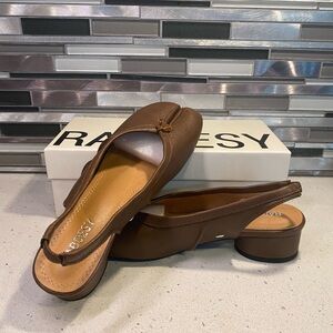 NEW brown Wrinkles Tabi Sandal Pumps